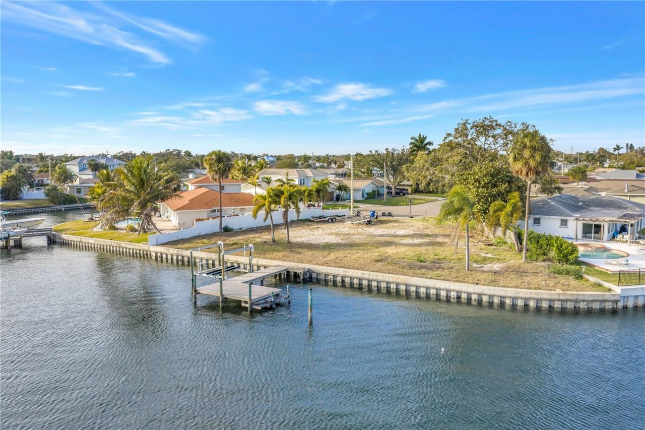 3901 14th Way Ne, Saint Petersburg, FL 33703 Photo