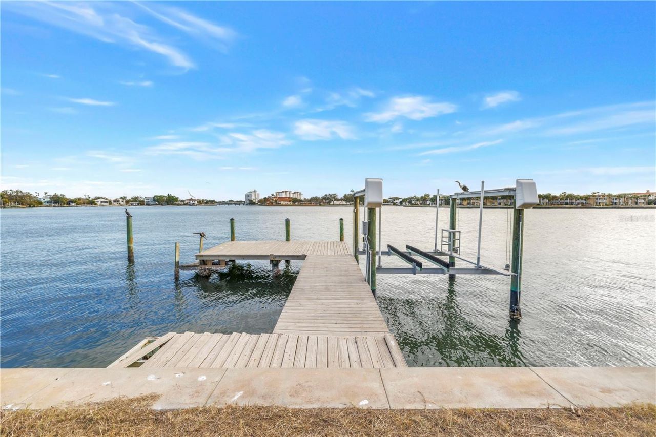 3901 14th Way Ne, Saint Petersburg, FL 33703 Photo