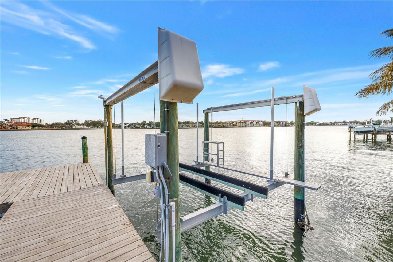 3901 14th Way Ne, Saint Petersburg, FL 33703 Photo
