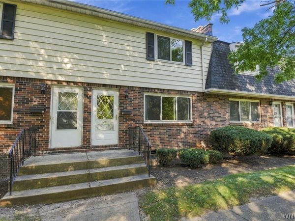 28 Stoneledge Court, Buffalo, NY 14221