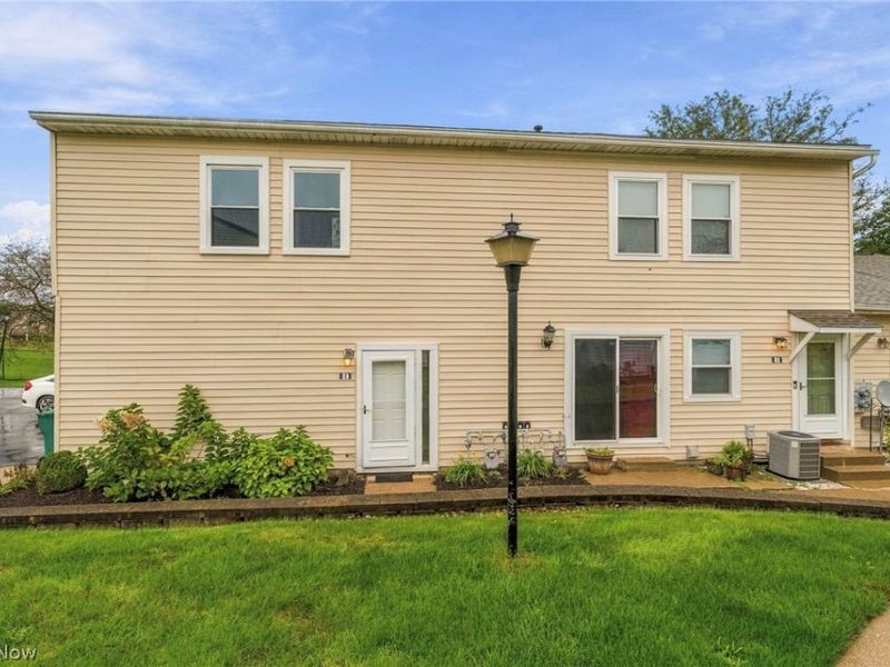 2551 Royal County Down Drive, Unit D, Uniontown, OH 44685 Photo 1