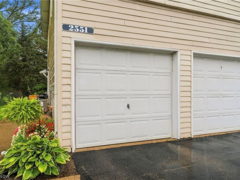 2551 Royal County Down Drive, Unit D, Uniontown, OH 44685 Photo 4