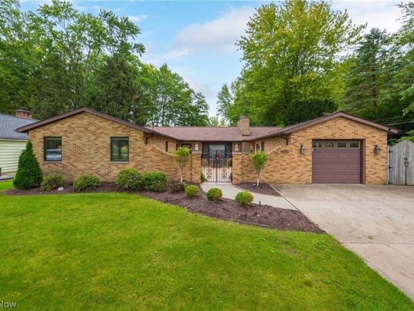 28206 N Park Drive , North Olmsted, OH 44070
