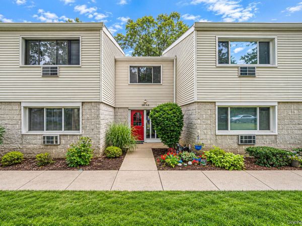 28 Richmond Boulevard, Unit 1B, Ronkonkoma, NY 11779