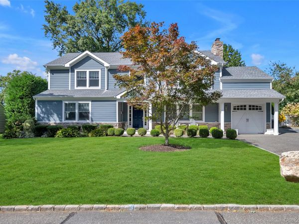 17 Colonial Road , Port Washington, NY 11050