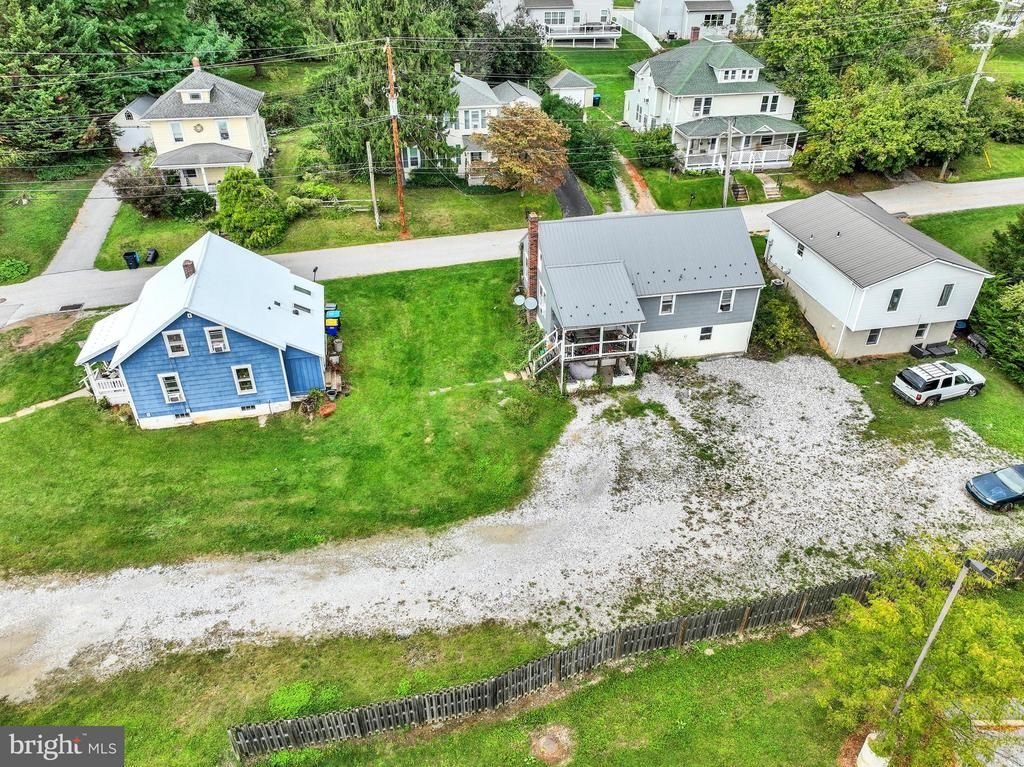 17 N HILL ST , STEWARTSTOWN, PA 17363