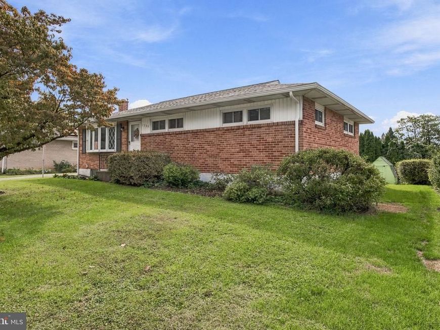 1790 Pelham Drive, York, PA 17406 Main Photo