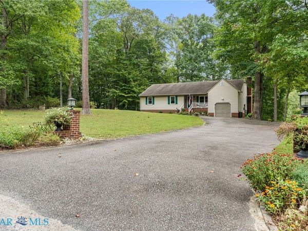 9843 Spring Branch Drive , Gloucester, VA 23128