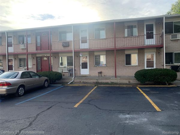 1020 Goddard Road, Unit 38, Lincoln Park, Mi 48146