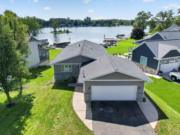 100 Camelot Court, Columbia Township, Mi 49230