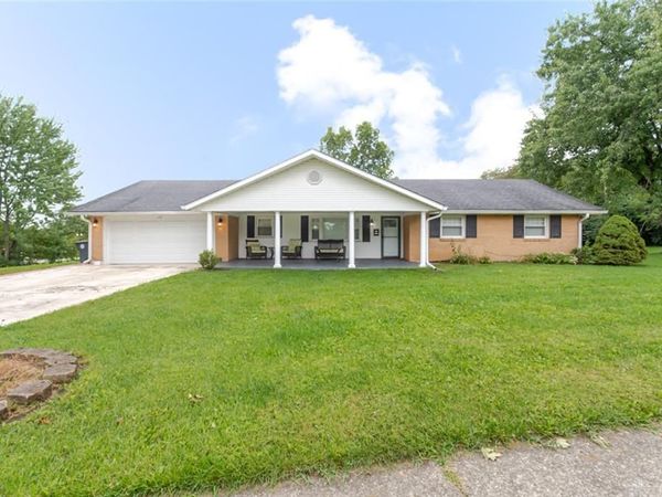 20 Bristol Drive, Centerville, OH 45458