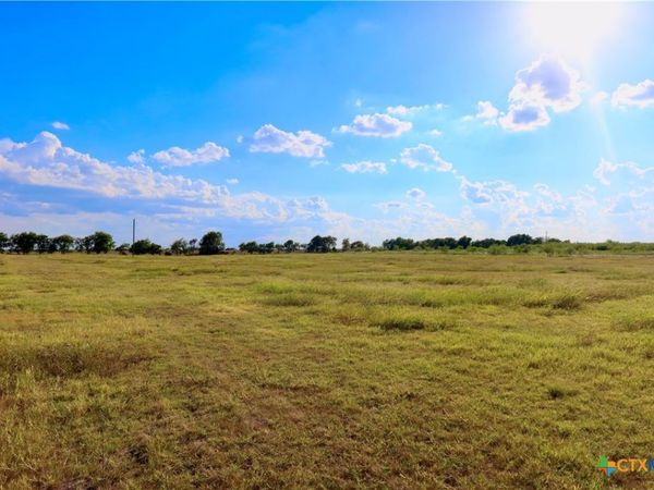 7581 Landfill Road , Barrett, TX 76513