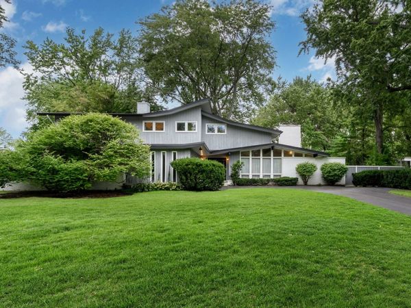 695 Ivy Lane , Glencoe, IL 60022