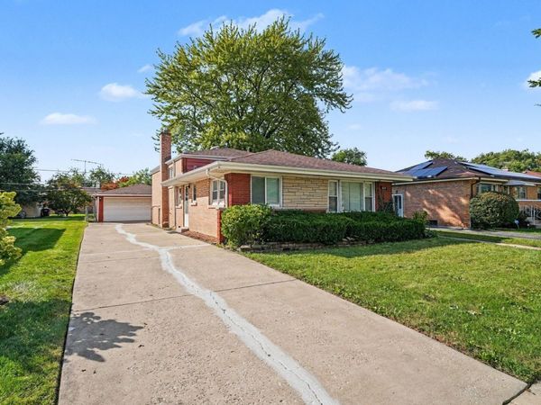16518 Dobson Avenue , South Holland, IL 60473