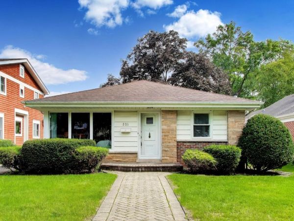 221 S Elmhurst Avenue , Mount Prospect, IL 60056