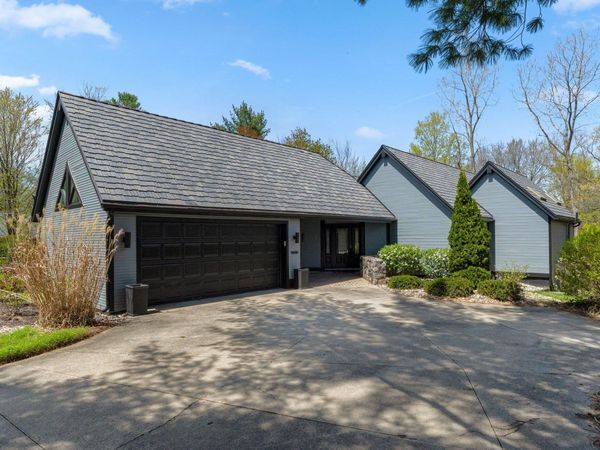 6918 Woodcroft Lane, Fort Wayne, IN 46804