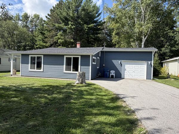 4901 River Road, Houghton Lake, MI 48629