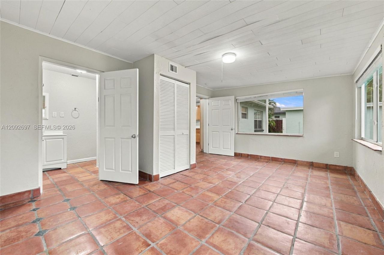 49 W Mango Rd , Lake Worth, FL 33467 Photo