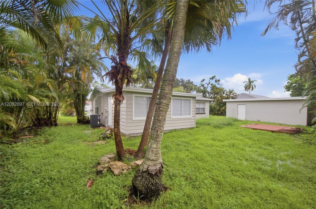 49 W Mango Rd , Lake Worth, FL 33467 Photo