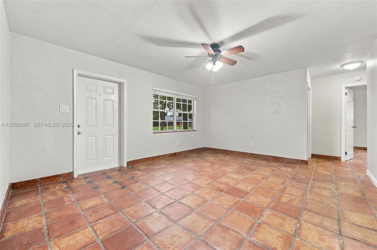 49 W Mango Rd , Lake Worth, FL 33467 Photo
