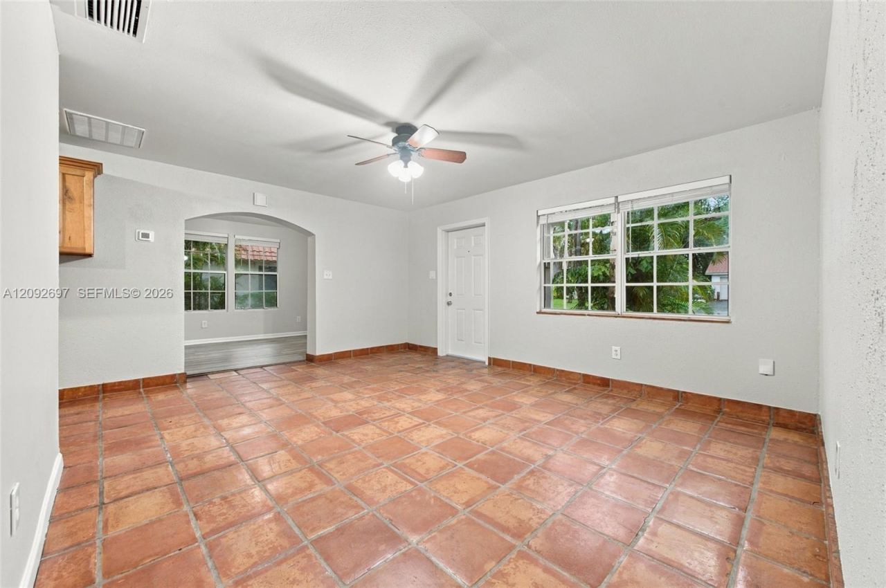 49 W Mango Rd , Lake Worth, FL 33467 Photo