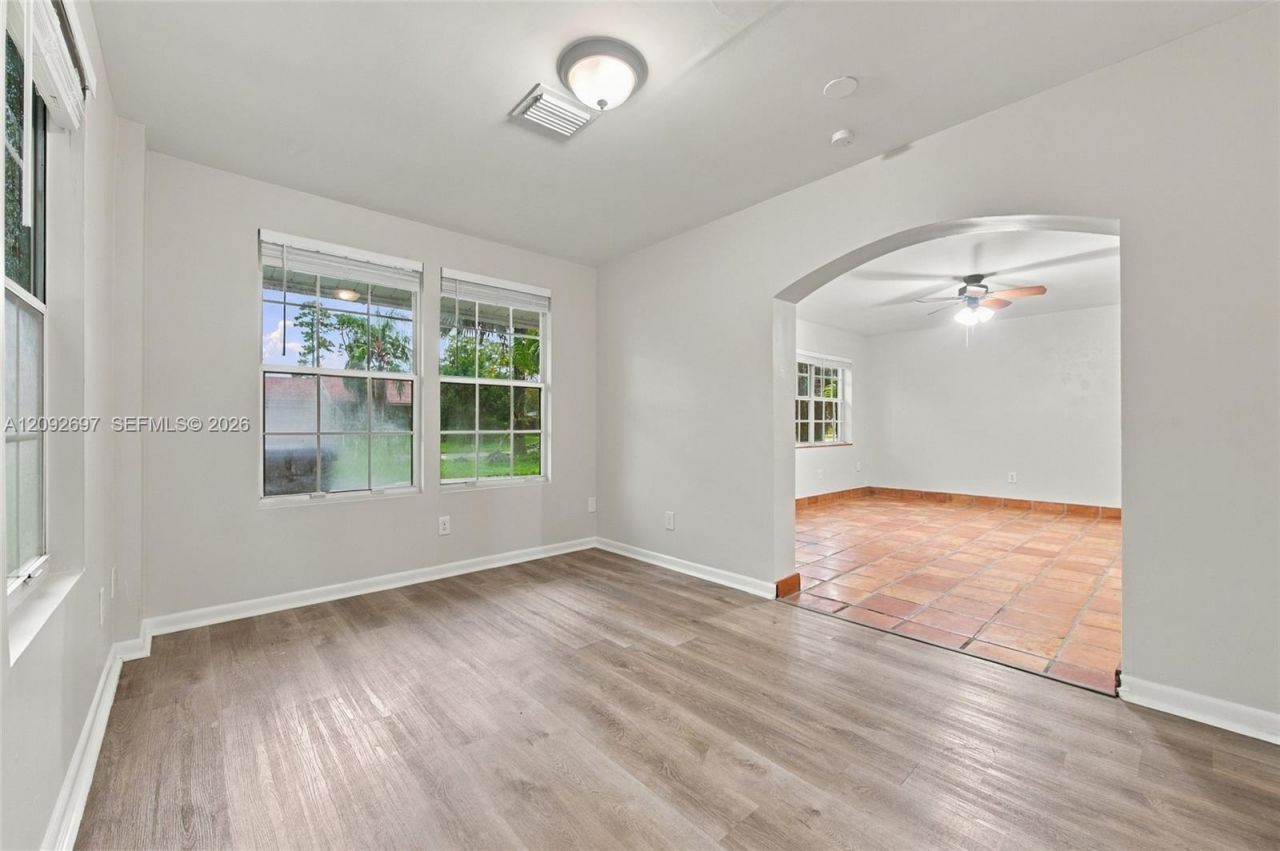 49 W Mango Rd , Lake Worth, FL 33467 Photo