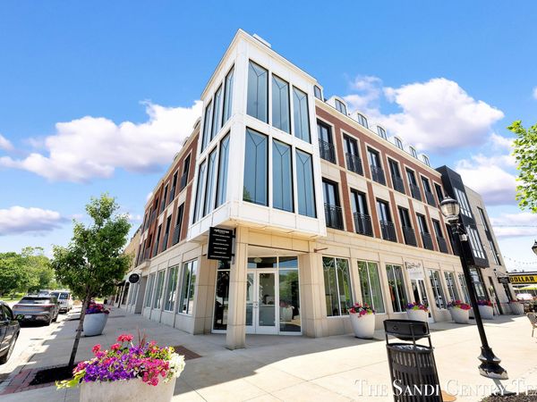 110 W Savidge Street, Unit 206, Spring Lake, MI 49456