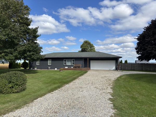 15974 Dickinson Road, White Pigeon, MI 49099