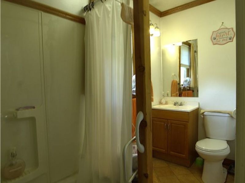 303 Van Street , Barberton, OH 44203 Photo 12
