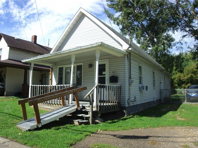 303 Van Street , Barberton, OH 44203 Photo 2