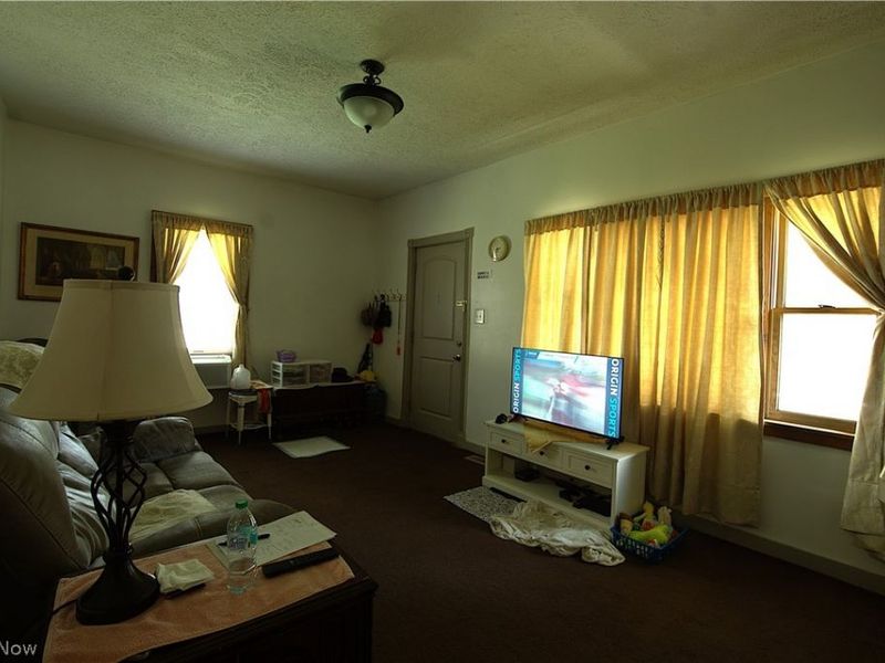 303 Van Street , Barberton, OH 44203 Photo 4