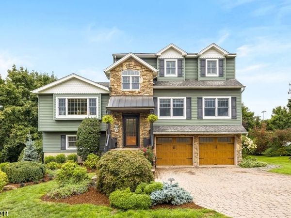 11 Tannery Ln, Roseland, NJ 07068