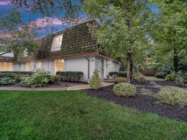 1326 Camellia Drive, Munster, IN 46321