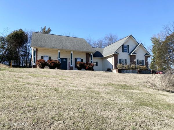 110 Hillvale Lane, Loudon, TN 37774