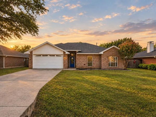 1810 Sharon Drive , Corinth, TX 76210