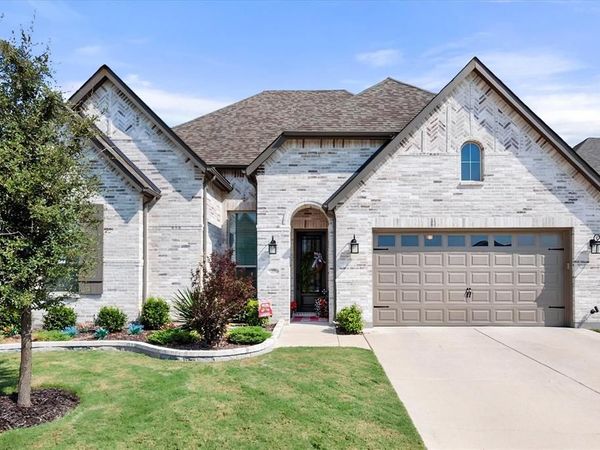 437 Lost Creek Trail , Waxahachie, TX 75165
