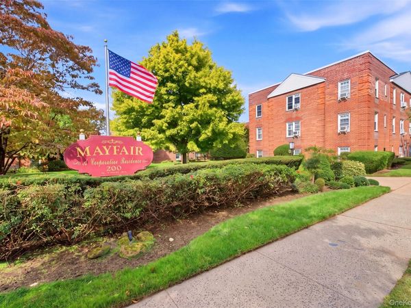 200 N Village Avenue , Unit D7, Rockville Centre, NY 11570
