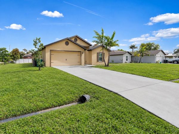 1597 SW LEISURE Lane, Port St. Lucie, FL 34953