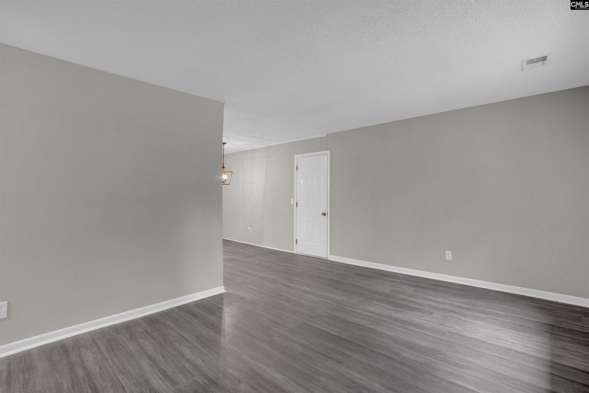 517 Hudson Avenue Photo 4