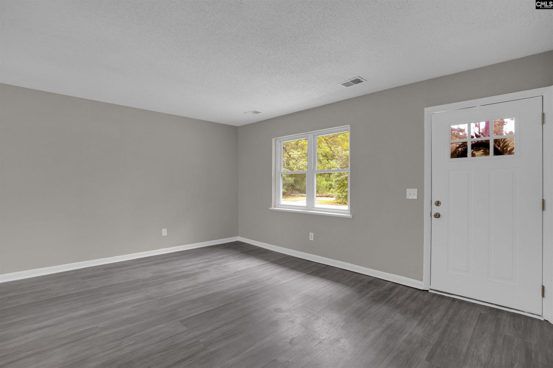 517 Hudson Avenue Photo 5