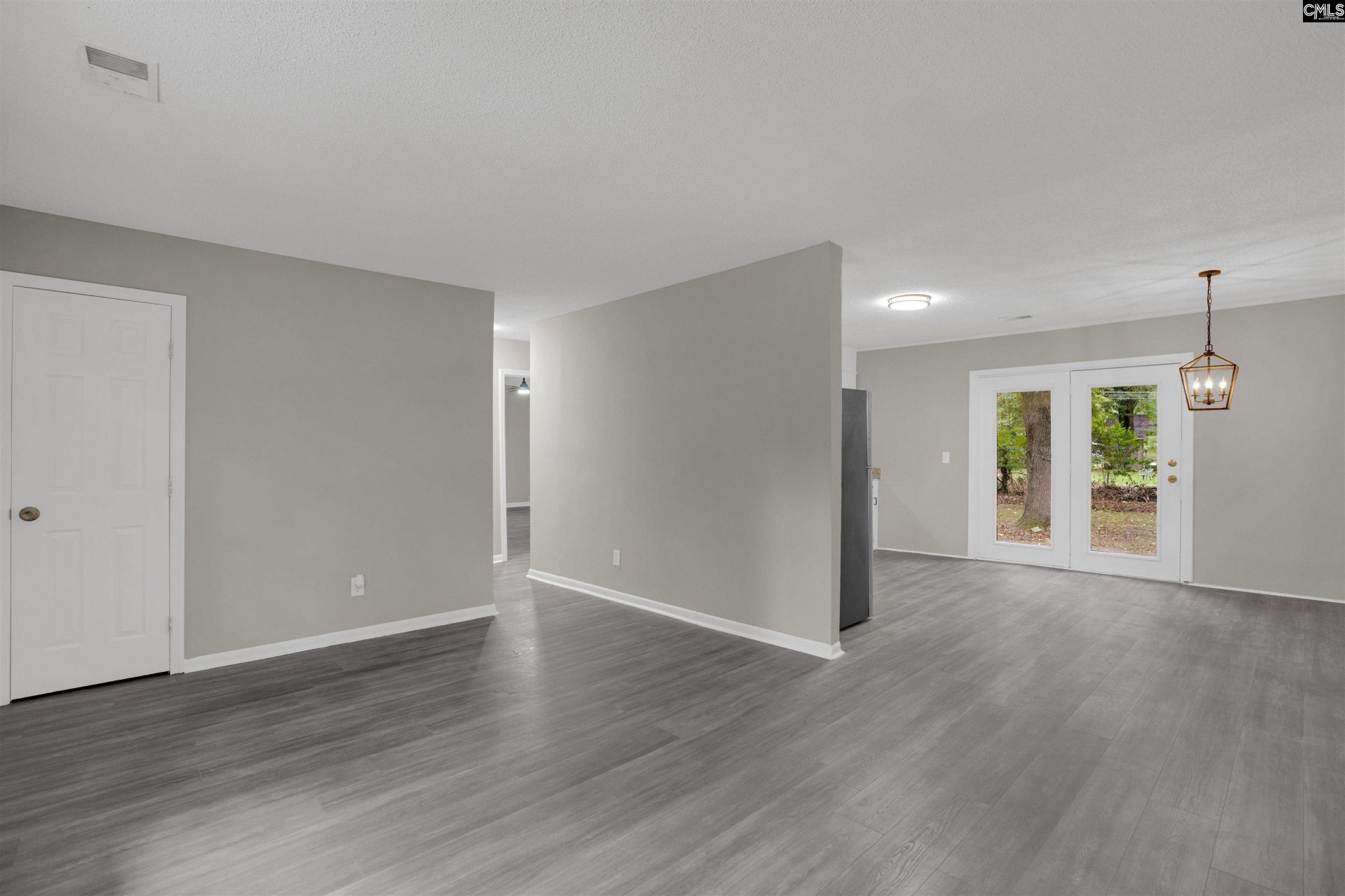 517 Hudson Avenue Photo 6