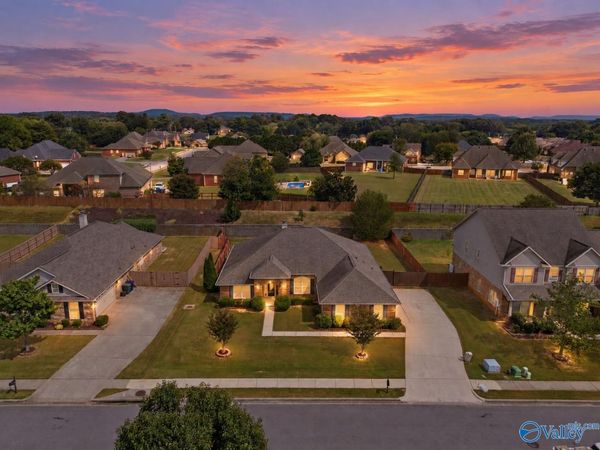 520 Summer Cove Circle NW, Madison, AL 35757