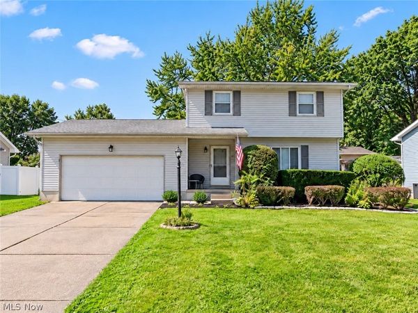 2382 Penny Lane, Youngstown, OH 44515