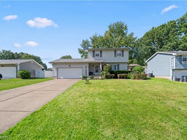 2382 Penny Lane, Youngstown, OH 44515