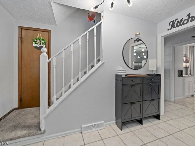 2382 Penny Lane, Youngstown, OH 44515 Photo 2