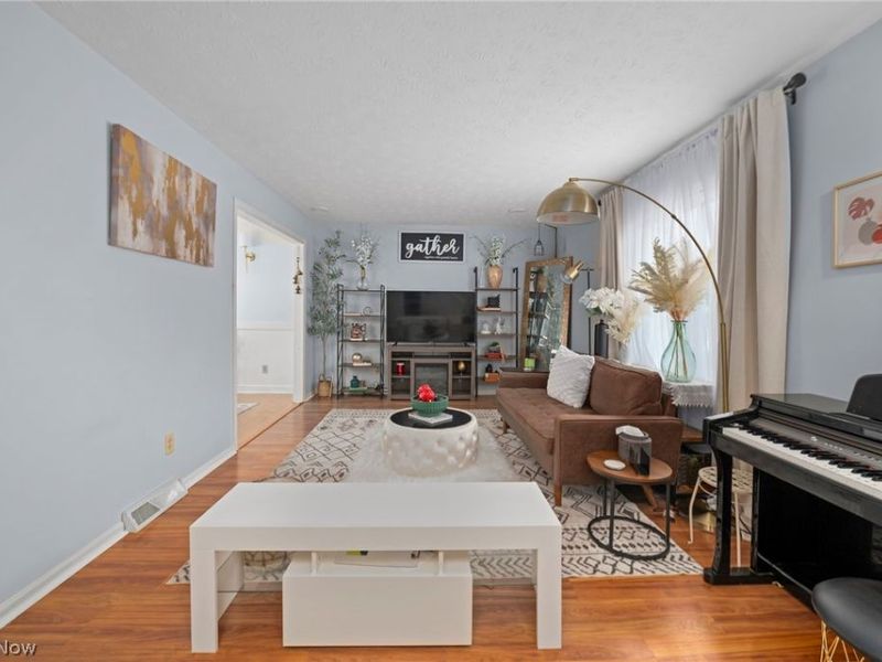 2382 Penny Lane, Youngstown, OH 44515 Photo 3
