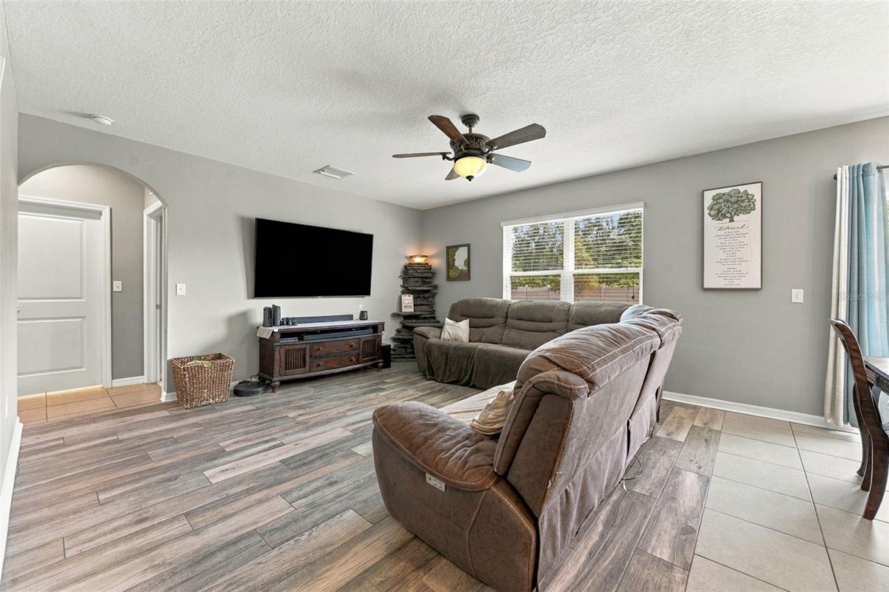 506 Diamond Ridge Road, Seffner, FL 33584 Photo