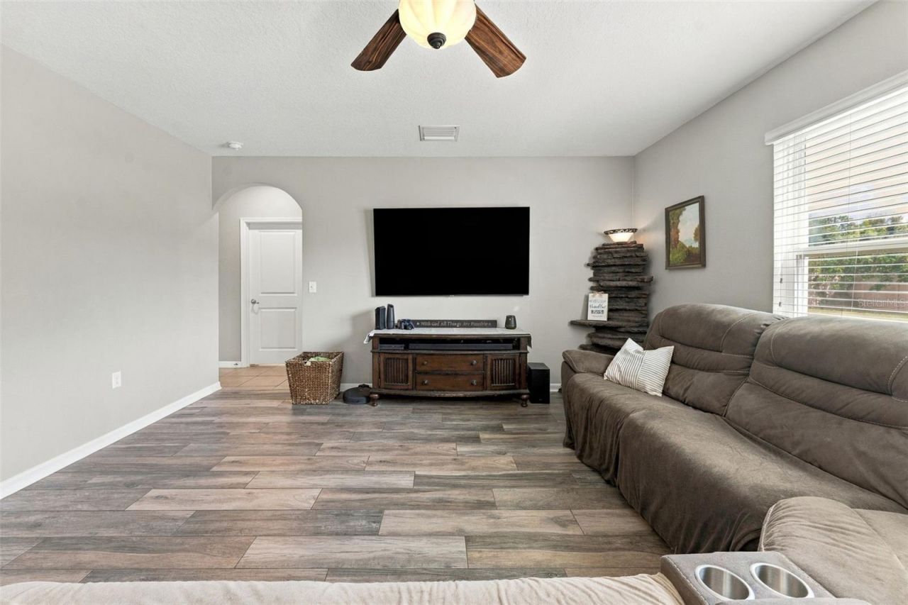 506 Diamond Ridge Road, Seffner, FL 33584 Photo