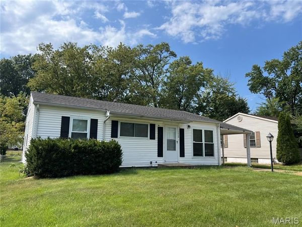 1428 San Salvador Drive , St Louis, MO 63138