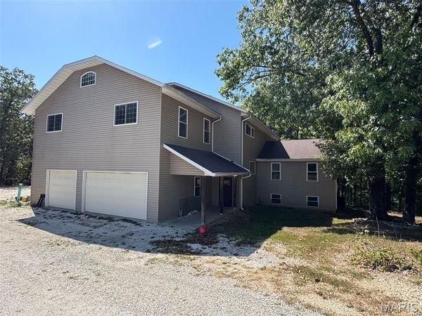 26273 Woodridge Drive , Warrenton, MO 63383